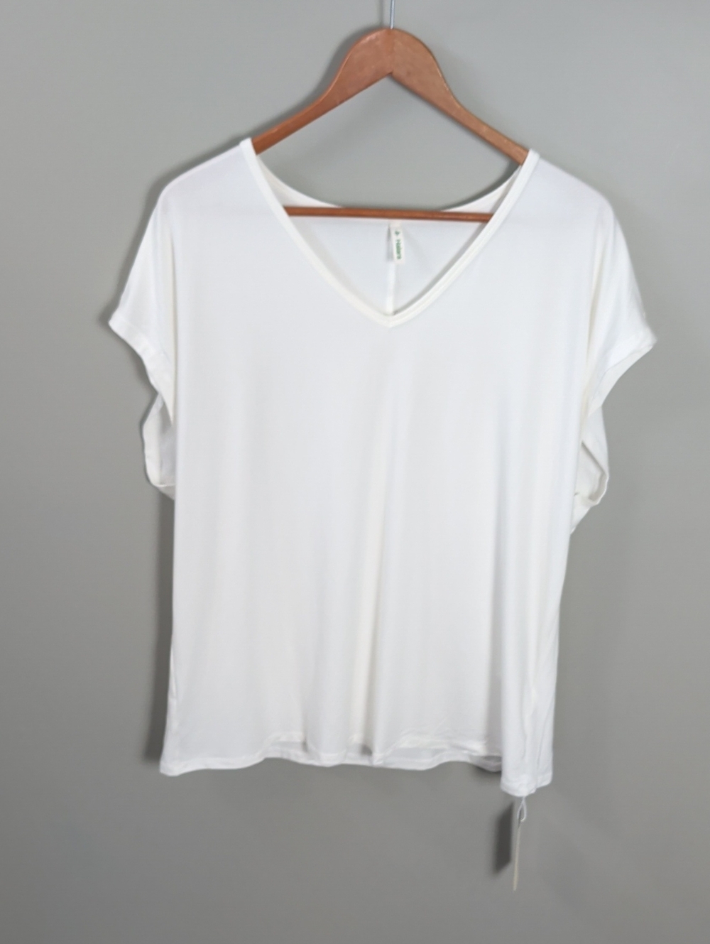 Halara White V-Neck Short Sleeve Casual T-shirt Large